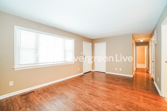 Photo - 4698 Dundee Ave