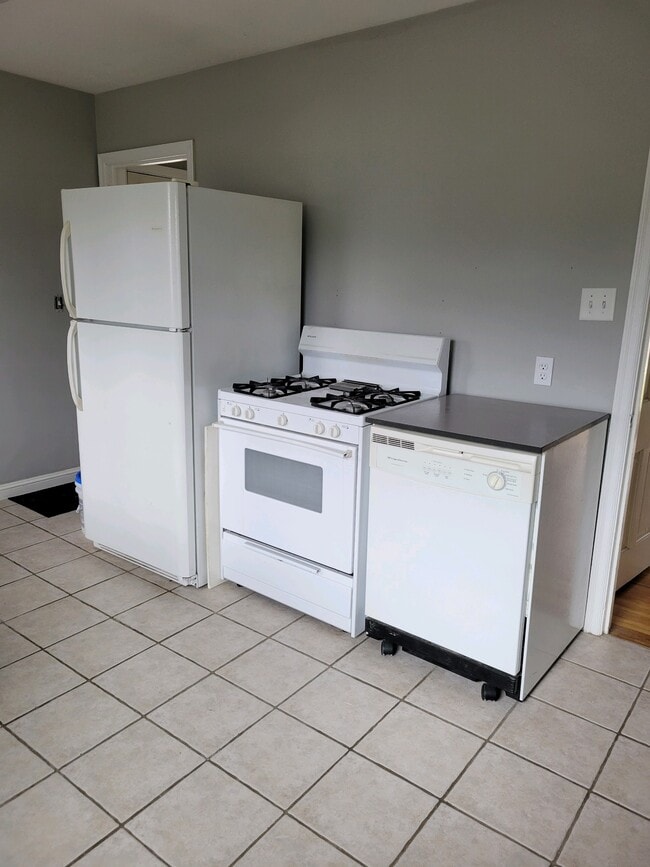 Kitchen - 5525 Vincent Ave S
