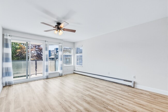 Photo - 1850-1850 Southmere Crescent E