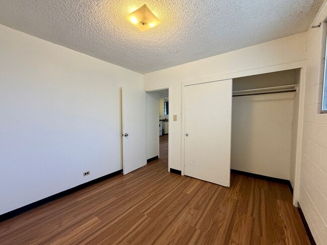 Photo - Punchbowl: 3 Bed, 1.25 Bath Apartment with 3 Tandem Parking Spots