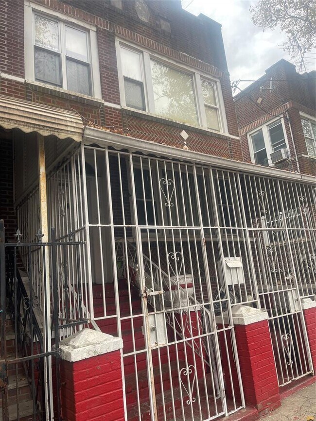 Photo - 442 Amboy St