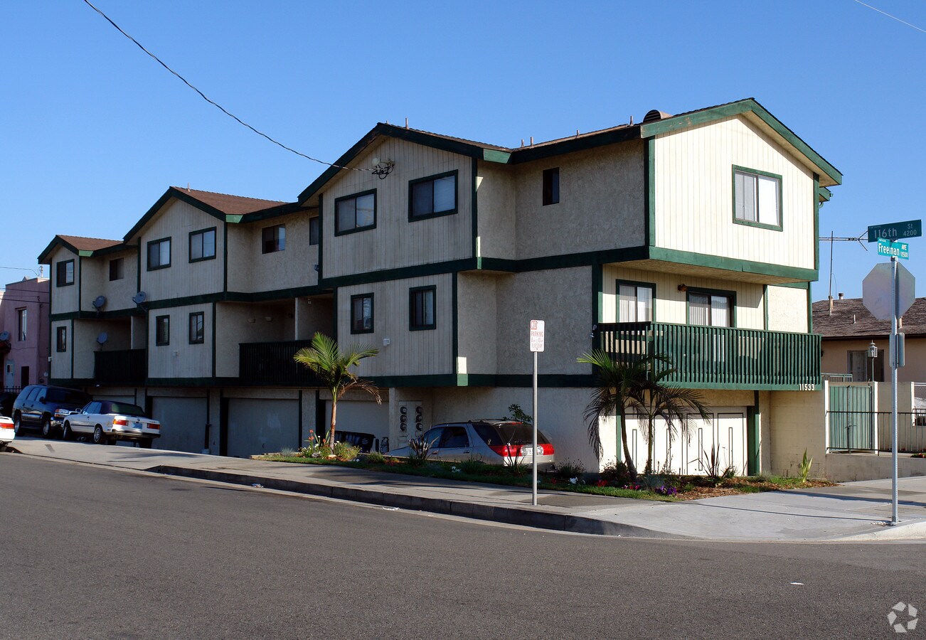 Freeman Apartments - Freeman Apartments