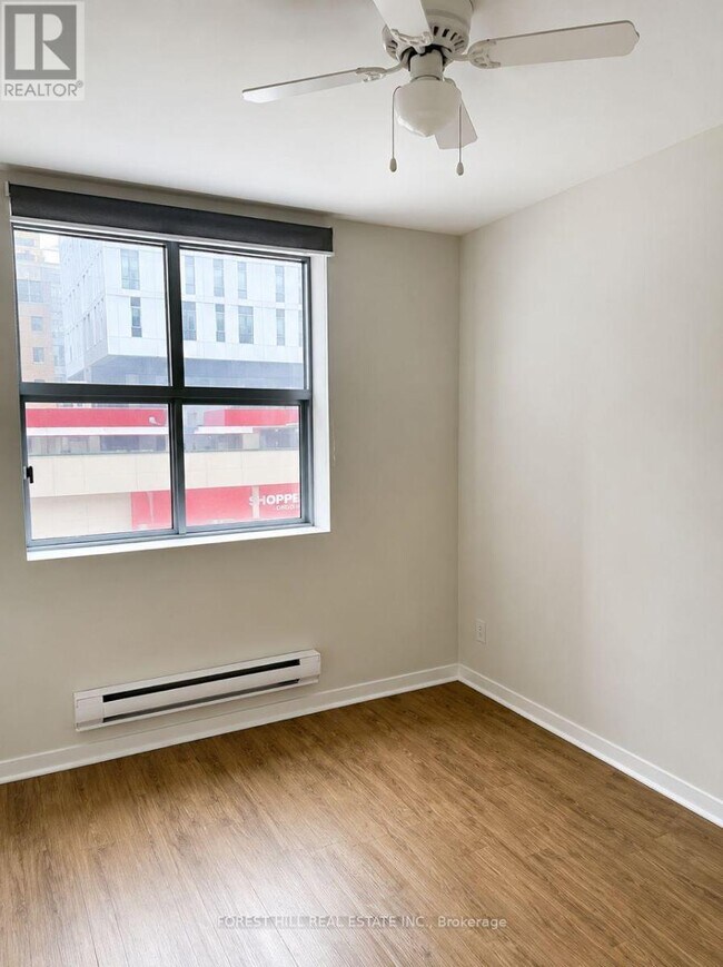 Photo - 126 Dundas St E Unit 204