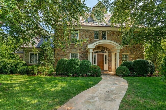 Building Photo - Exceptional Living in the Heart of Arlingt... Rental