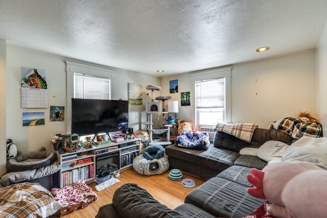 Photo - 313 Power St Unit #3