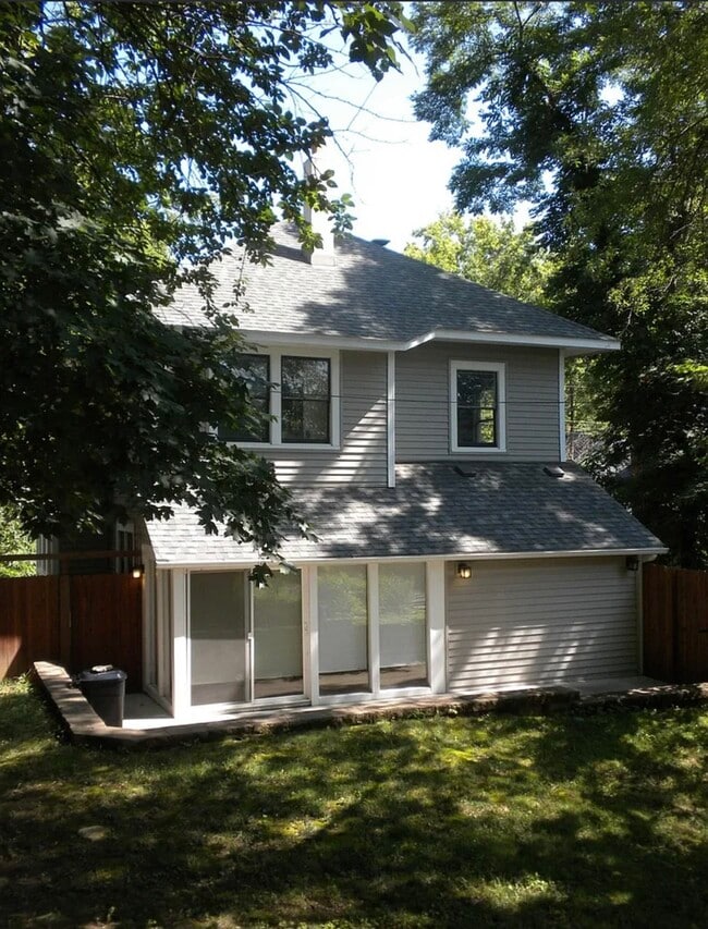 Photo - 1508 Ross St