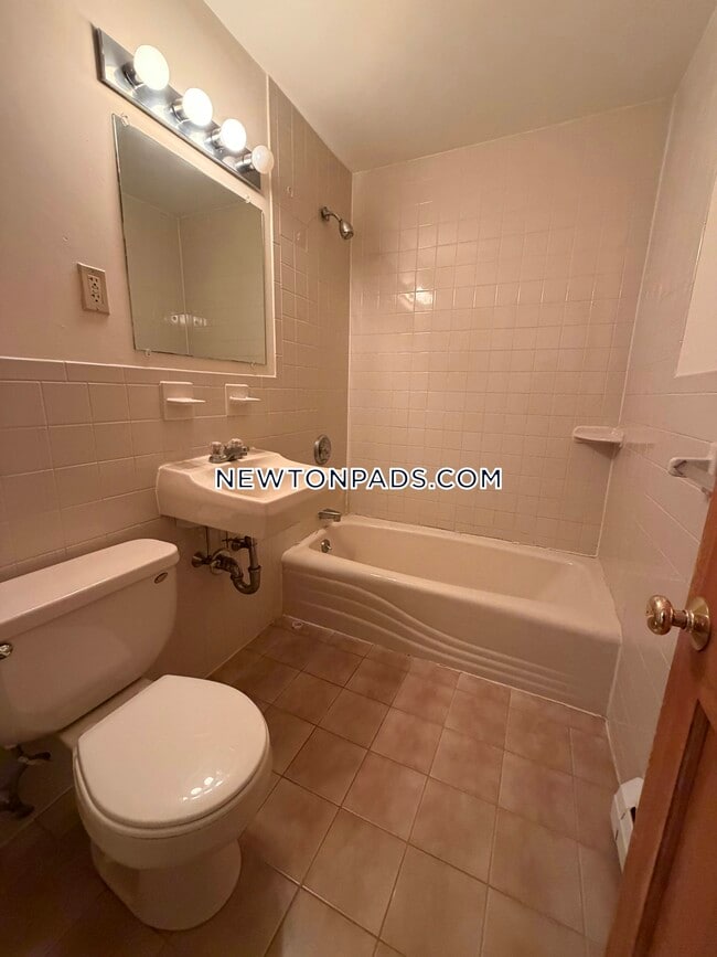 Photo - 282 Grove St Unit 9