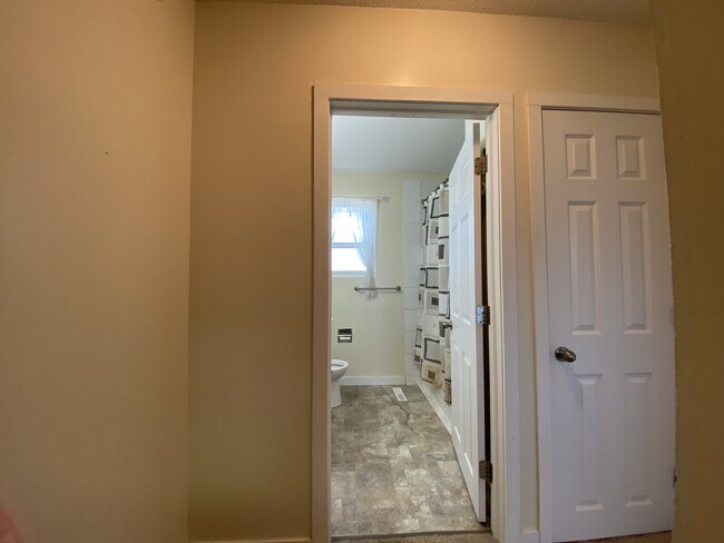 Photo - 10435-10458 58 Ave NW