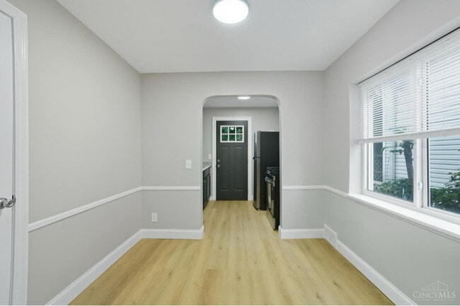 Photo - 5716 Hamilton Ave Unit 1