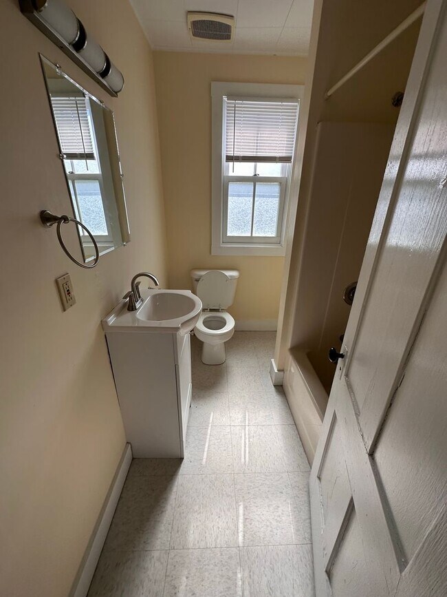 Photo - 12-14-14 St Louis St Unit 14 Saint Louis - Apt B