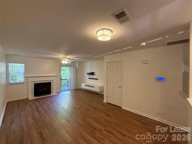 Photo - 639 Mountainwater Dr