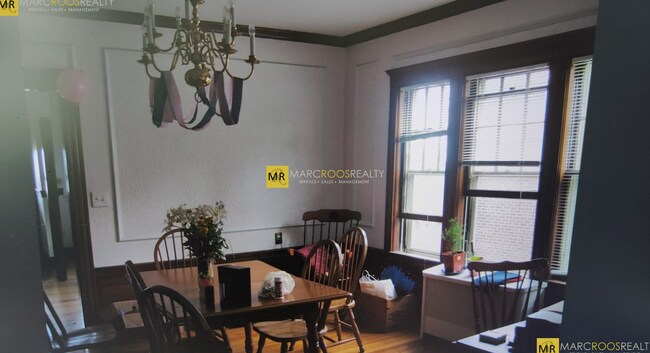 Photo - 251 Winchester St