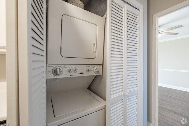 2BR, 2BA - 1,200SF - In-Unit Laundry - Continental Condos