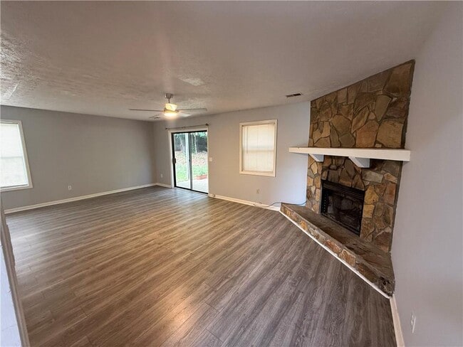 Photo - 290 W Junction Ct NW