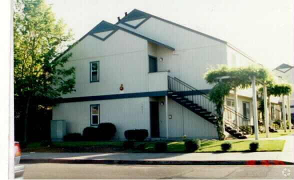 Vista Park Apartments - Vista Park Apartments