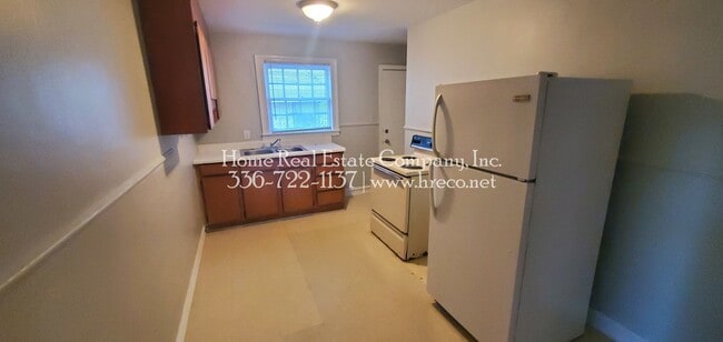 Photo - 421 E Twenty-Seventh St