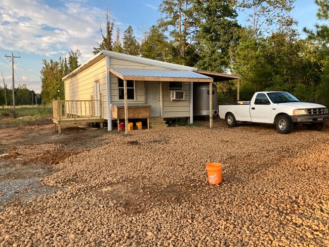 Building Photo - 1750 Hendrix Rd