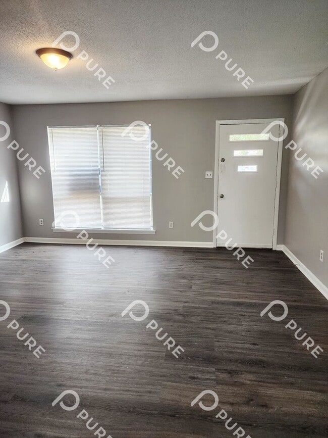 Photo - 14020 SW Wyandotte Dr