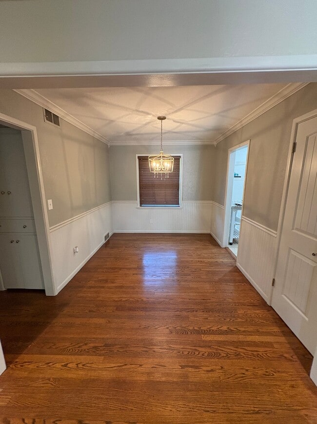 Photo - 220 Tullahoma Dr