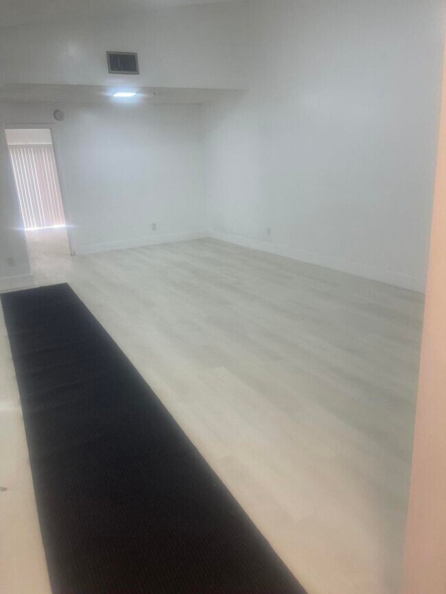 Photo - 202 Sparrow Dr Unit 1