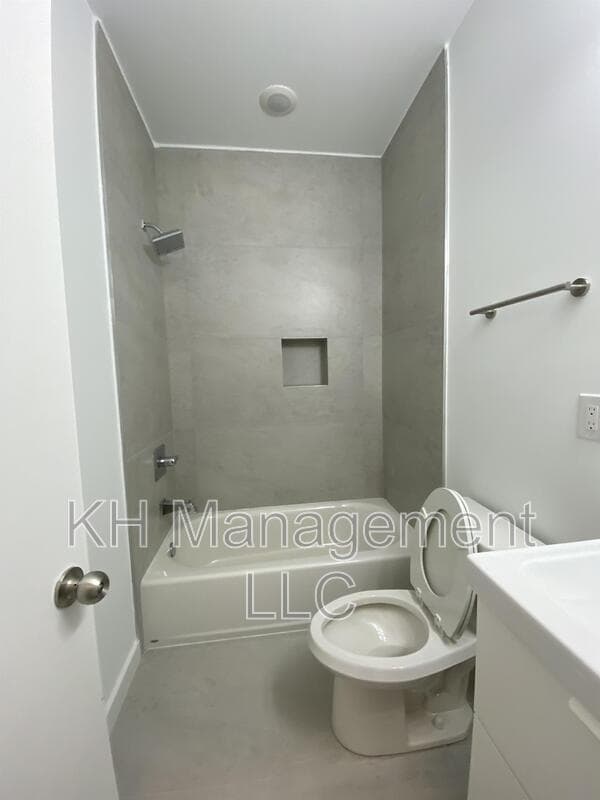 Photo - 667 N 52nd St Unit 3