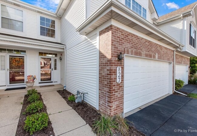 Photo - 827 Riding Ln