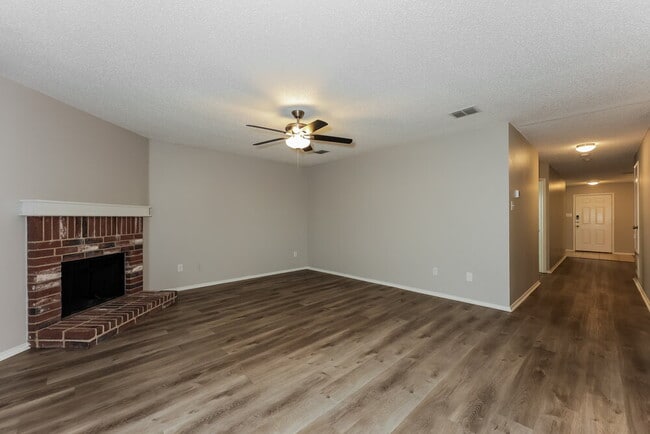 Photo - 1625 Creekridge Ct Casa