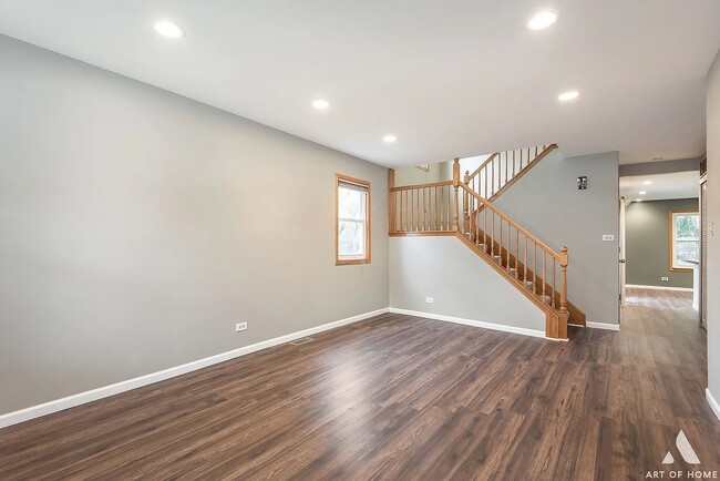Photo - 521 Milton Dr