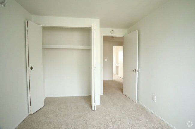 3 BR, 1.5 BA - 1190 SF