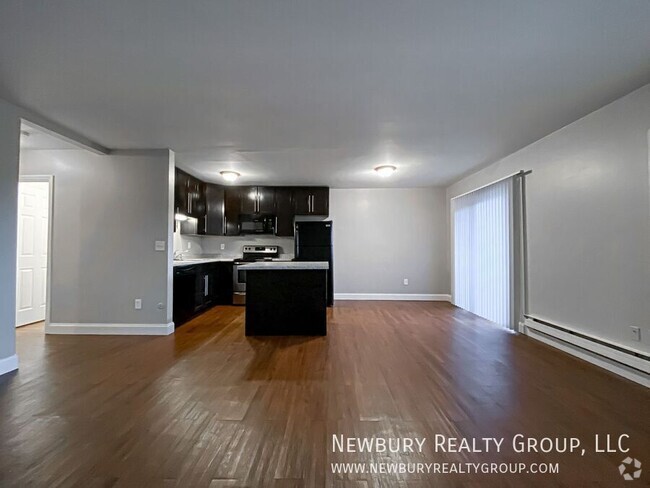 Building Photo - Modern Comfort Meets Convenience: Your Ide... Unit Apt. 6