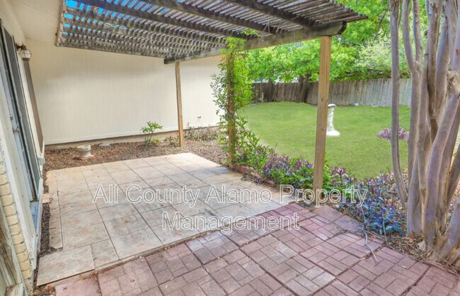 Photo - 7558 Ledgebrook Dr