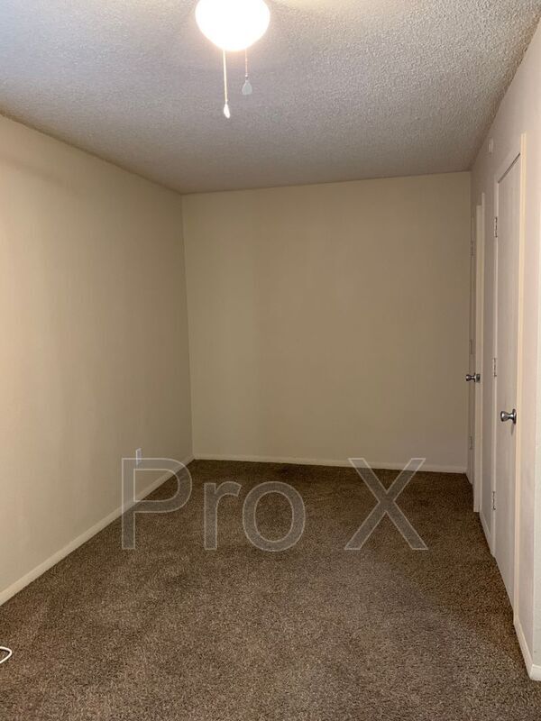 Photo - 930 N Goetz Blvd