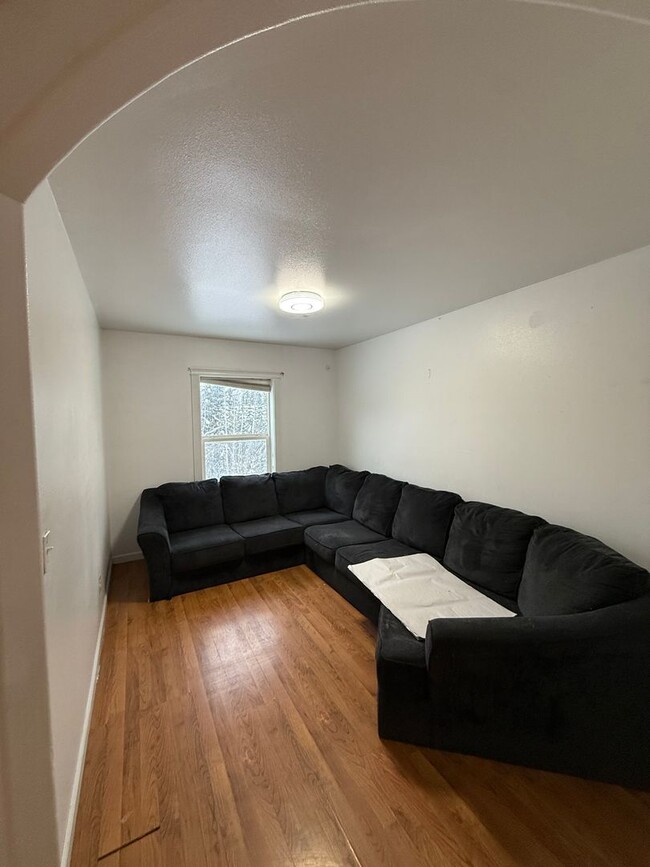 Photo - Parham McCormick Rd Unit Upstairs