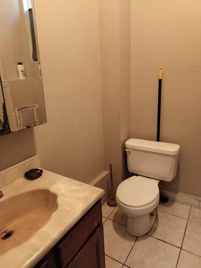 Photo - 1615 N Ellamont St