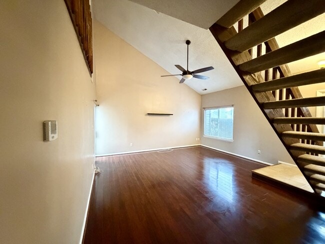 Photo - 845 Crashaw St