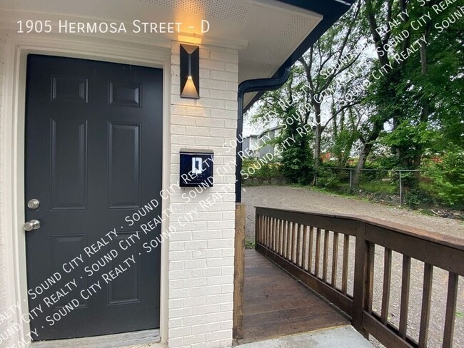 Photo - 1905 Hermosa St Apartment