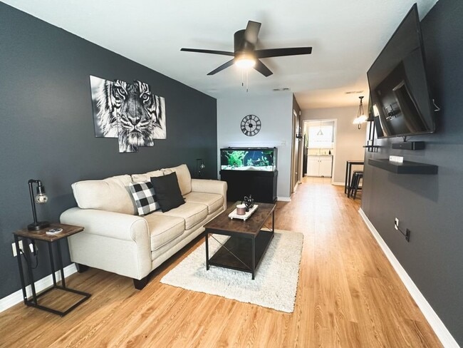 Photo - Beautiful 2 bedroom Townhouse!!!!!!!!!!!!