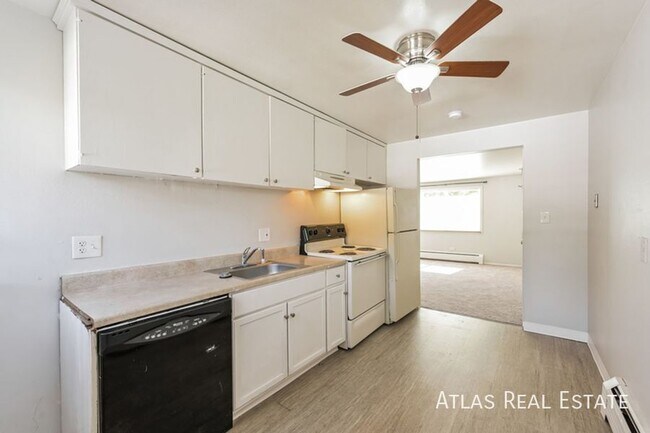2337 S Locust St Unidad B