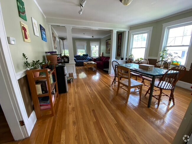 Building Photo - 105 Montgomery St Unit 1 Rental