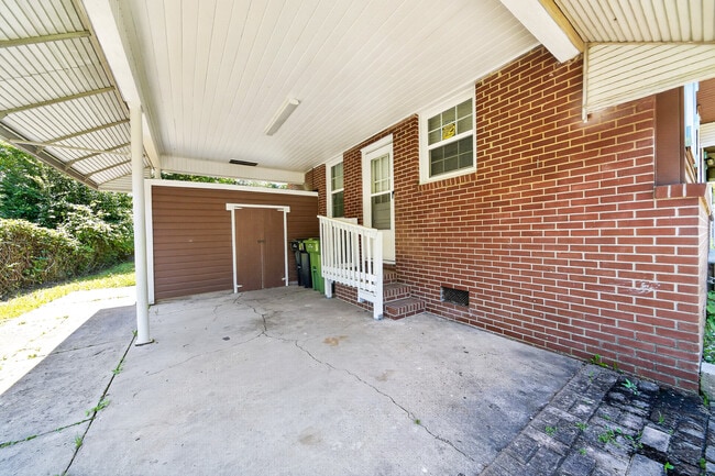 Photo - 2848 Blan St