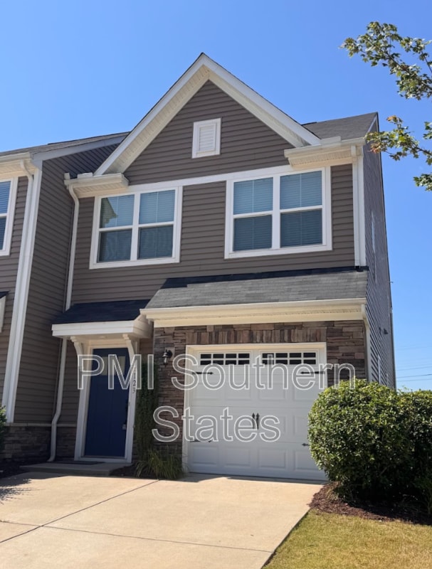 Building Photo - 123 Roundtree Dr