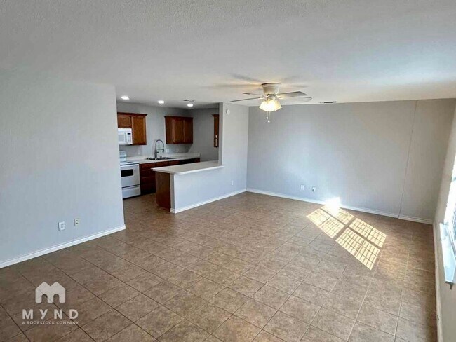 Building Photo - 4892 Masch Branch Rd Unit 9