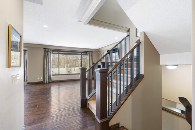 Photo - 132 Aspen Cliff Close SW