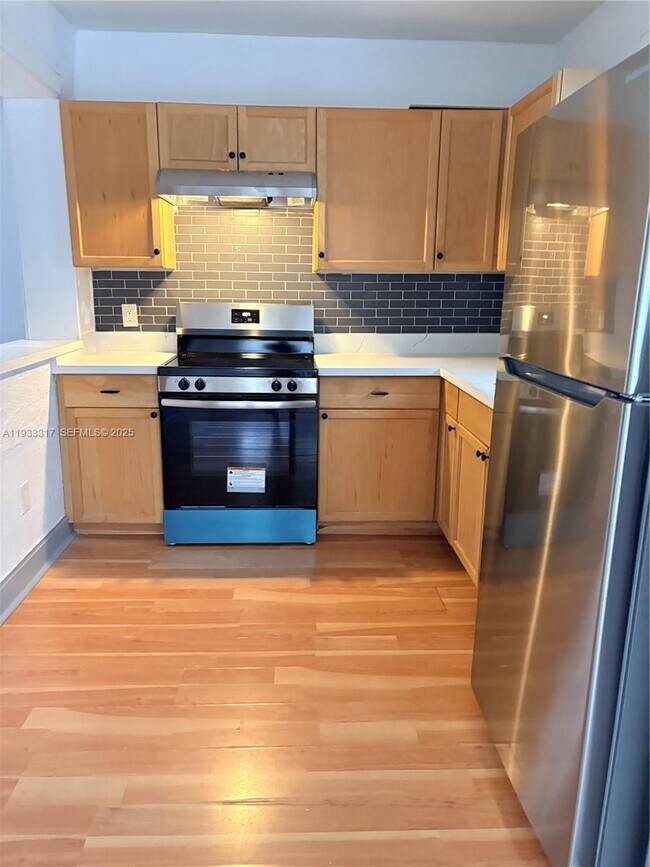 Photo - 249 SW 4th St Unidad 1