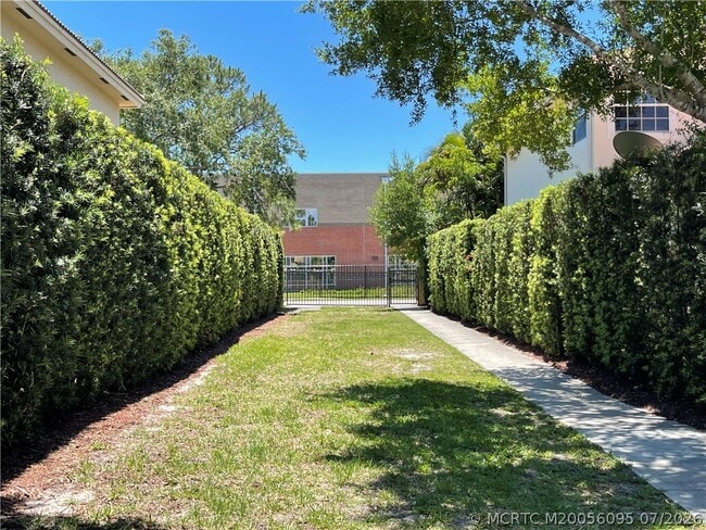 Photo - 2662 SW Newberry Ct