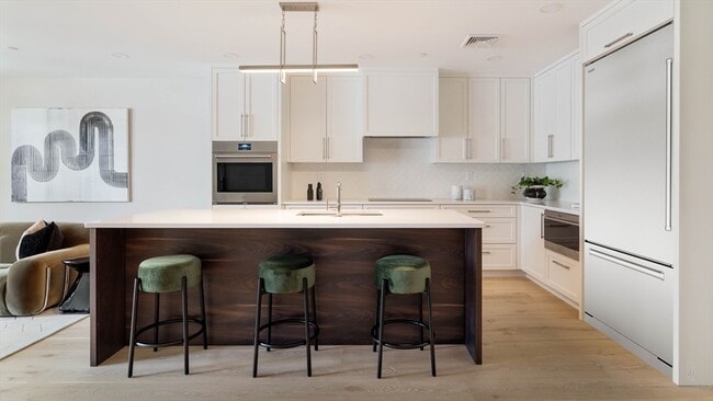 Photo - 20 Kinmonth Rd Unidad 203 Rental