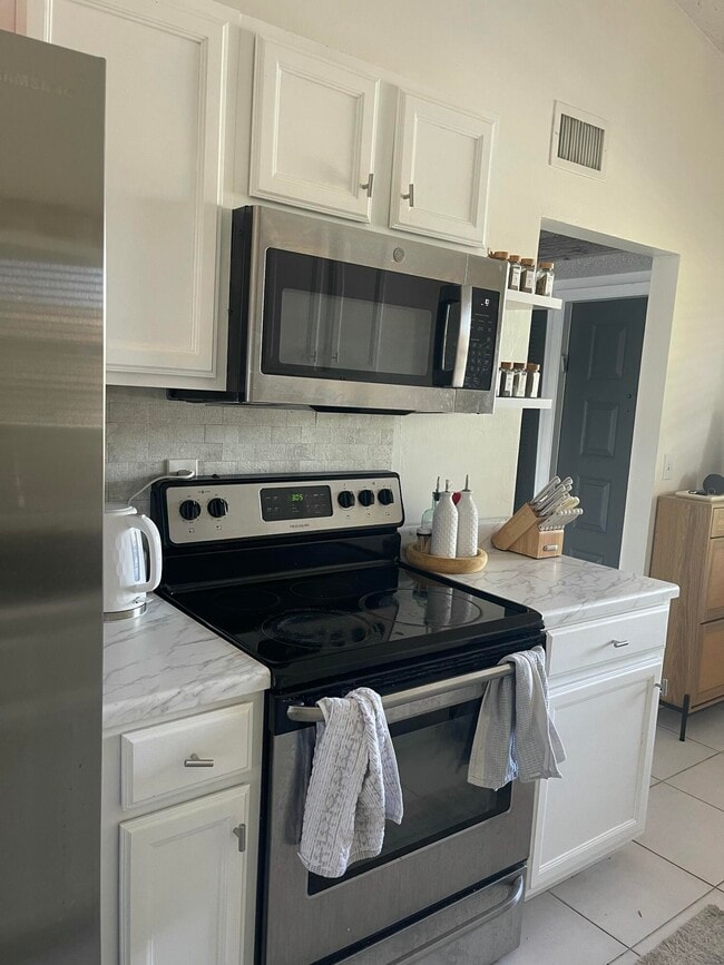 Photo - 9878 Nob Hill Ct Unit 9878