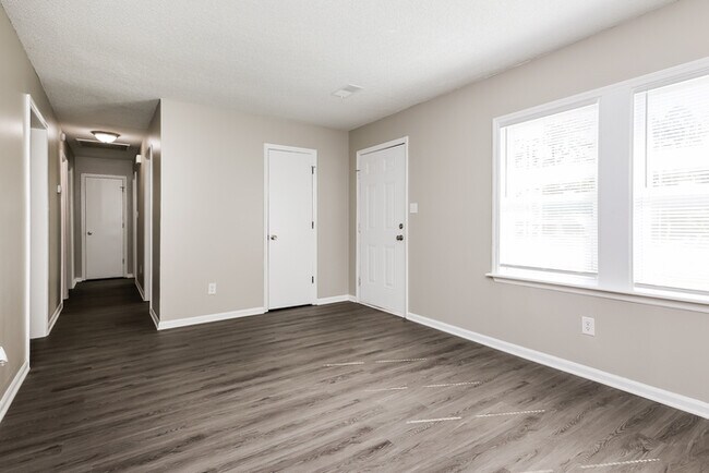 Photo - 102 Bluebell Ave