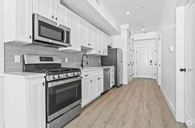 Building Photo - 1137 Washington St Unit 8 Rental