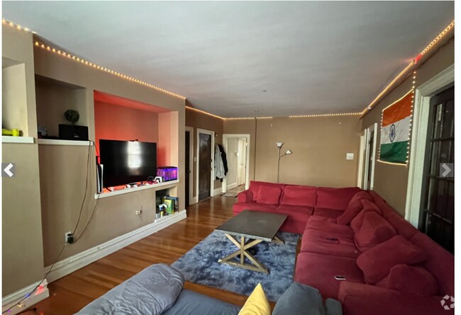 Building Photo - 317 Saint Paul St Unit 1 Rental